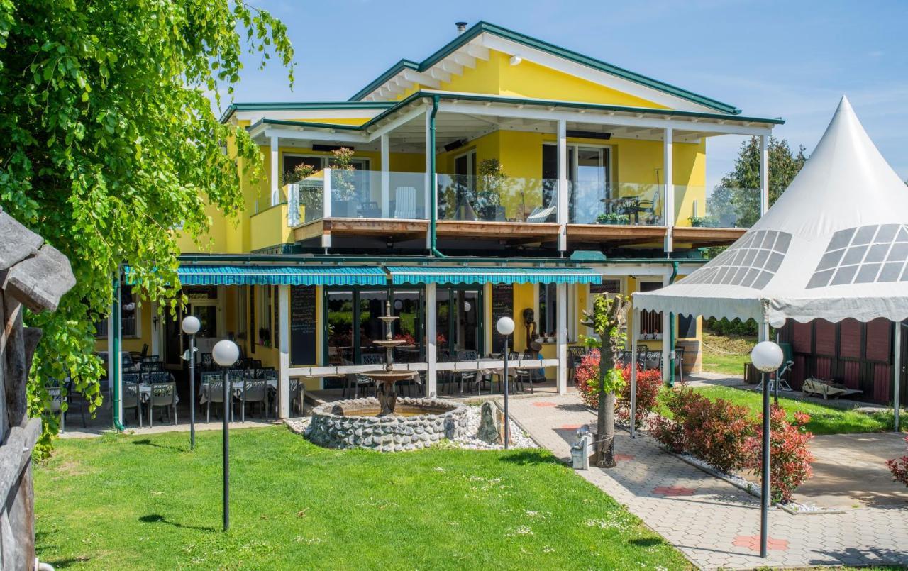 Ferien Beim Treiber Hotel Бад Татцмансдорф Екстериор снимка