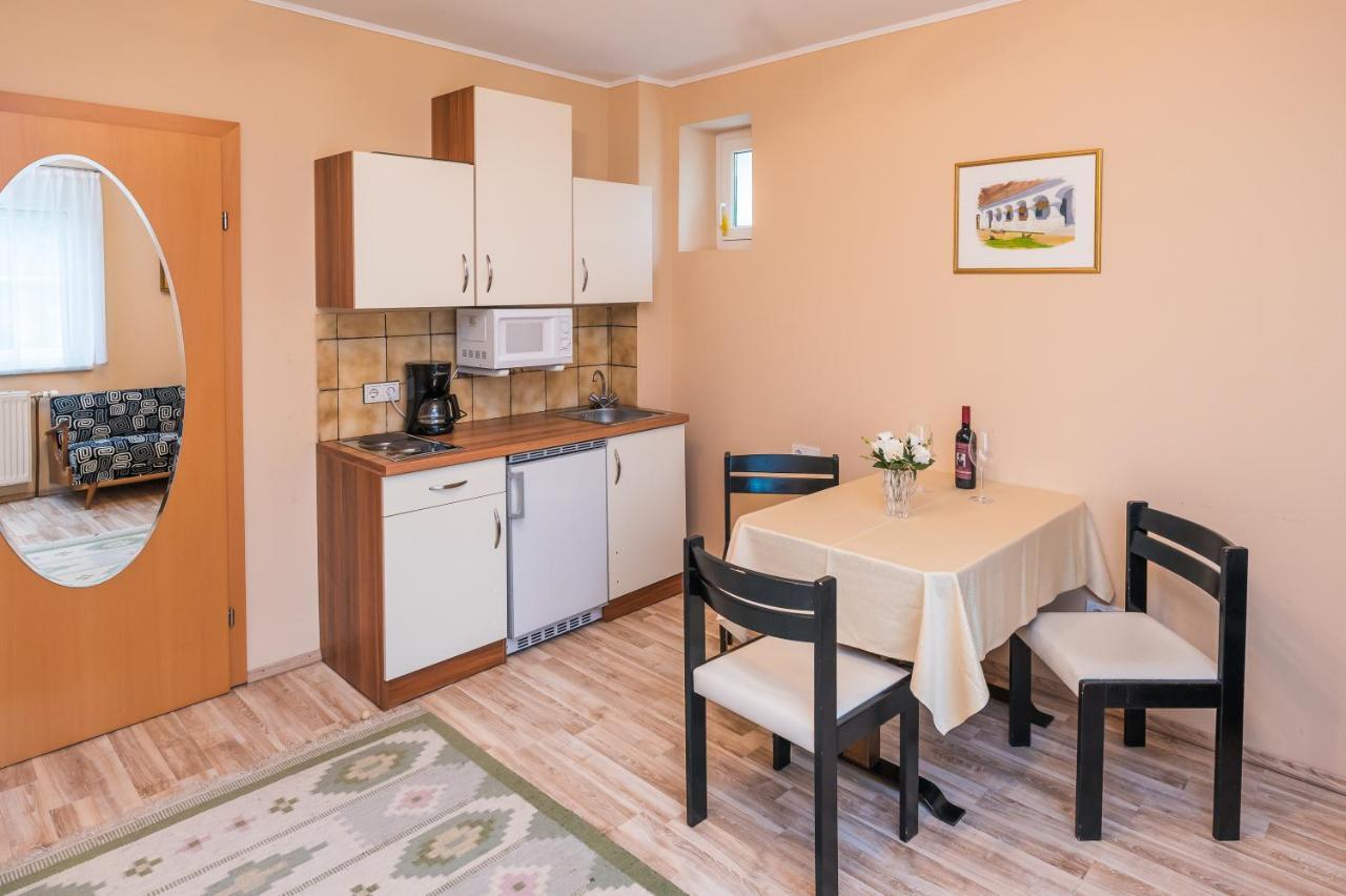 Ferien Beim Treiber Hotel Бад Татцмансдорф Екстериор снимка