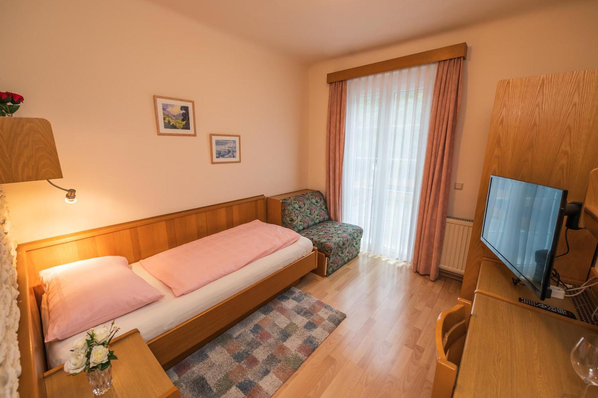 Ferien Beim Treiber Hotel Бад Татцмансдорф Стая снимка