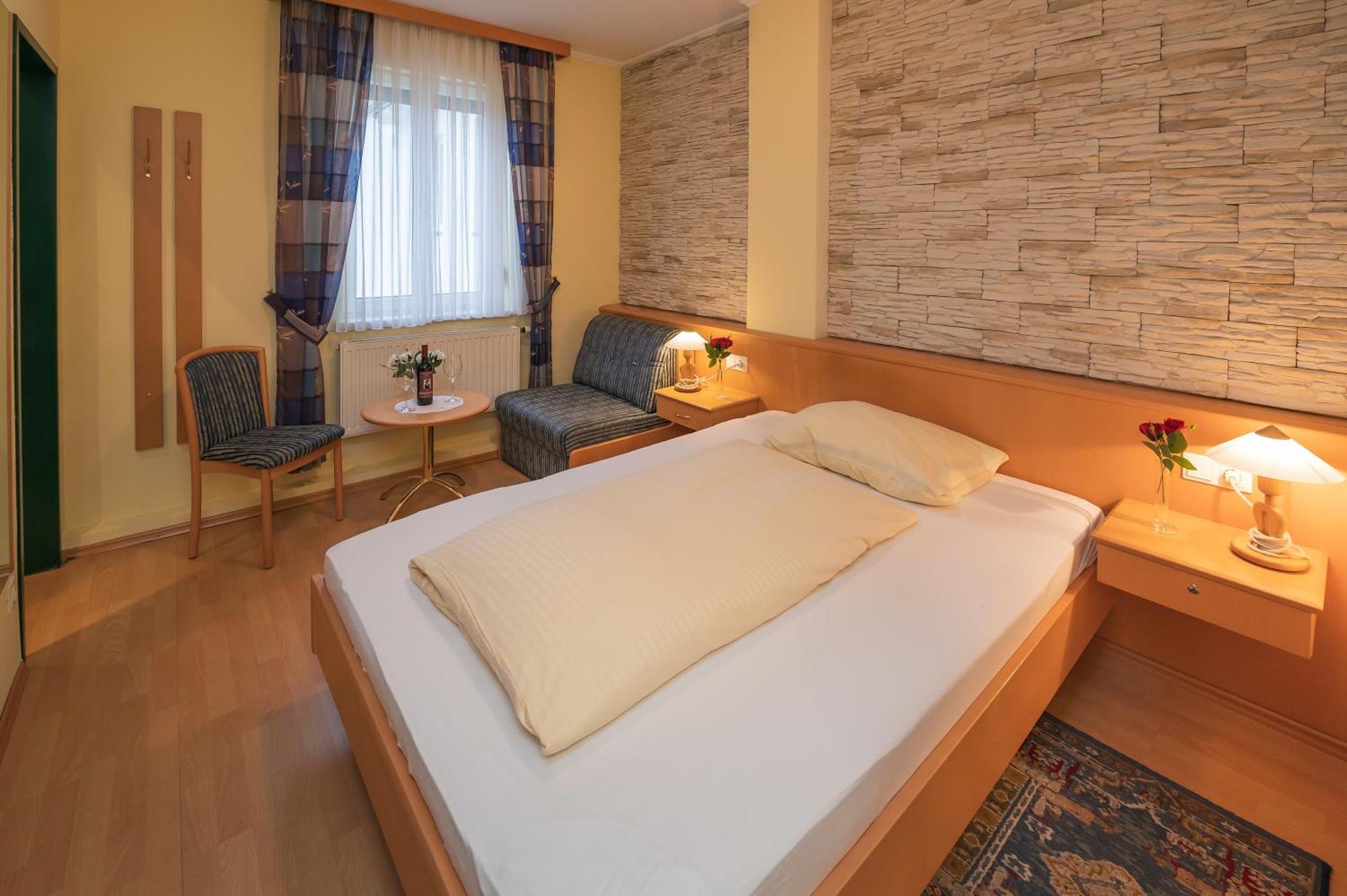 Ferien Beim Treiber Hotel Бад Татцмансдорф Стая снимка